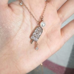 Dazzling ice cream pendant